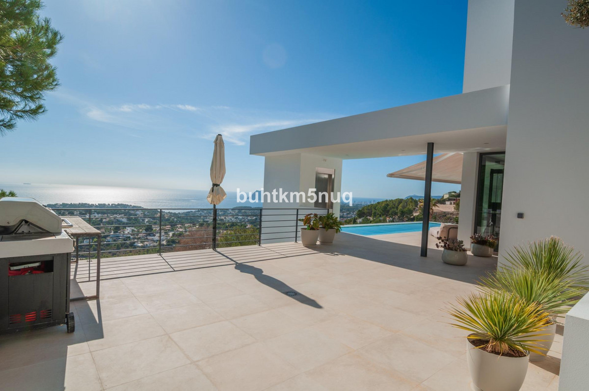 5 Bed Townhouse for sale in Moraira Costa Blanca, Alicante, Spain
