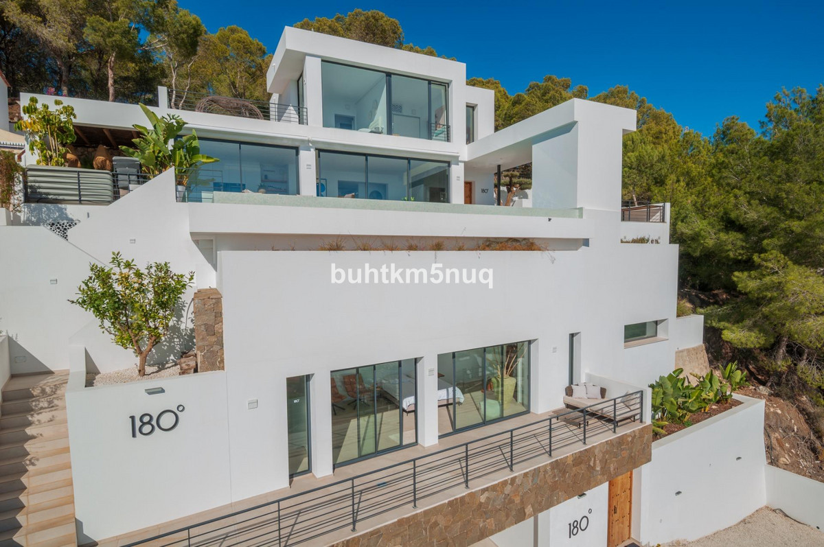 5 Bed Townhouse for sale in Moraira Costa Blanca, Alicante, Spain