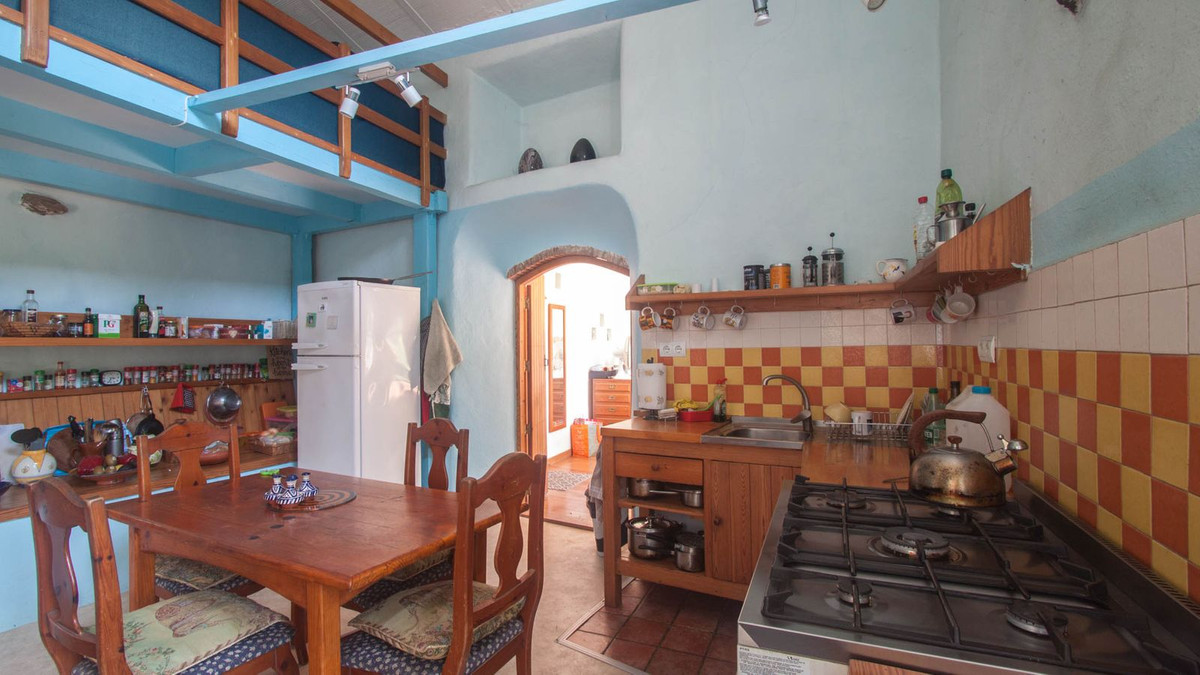 6 Bed Townhouse for sale in Gaucín Costa Del Sol, Málaga, Spain