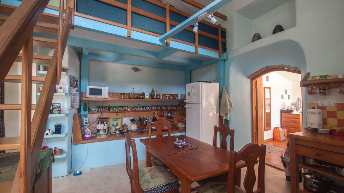 6 Bed Townhouse for sale in Gaucín Costa Del Sol, Málaga, Spain