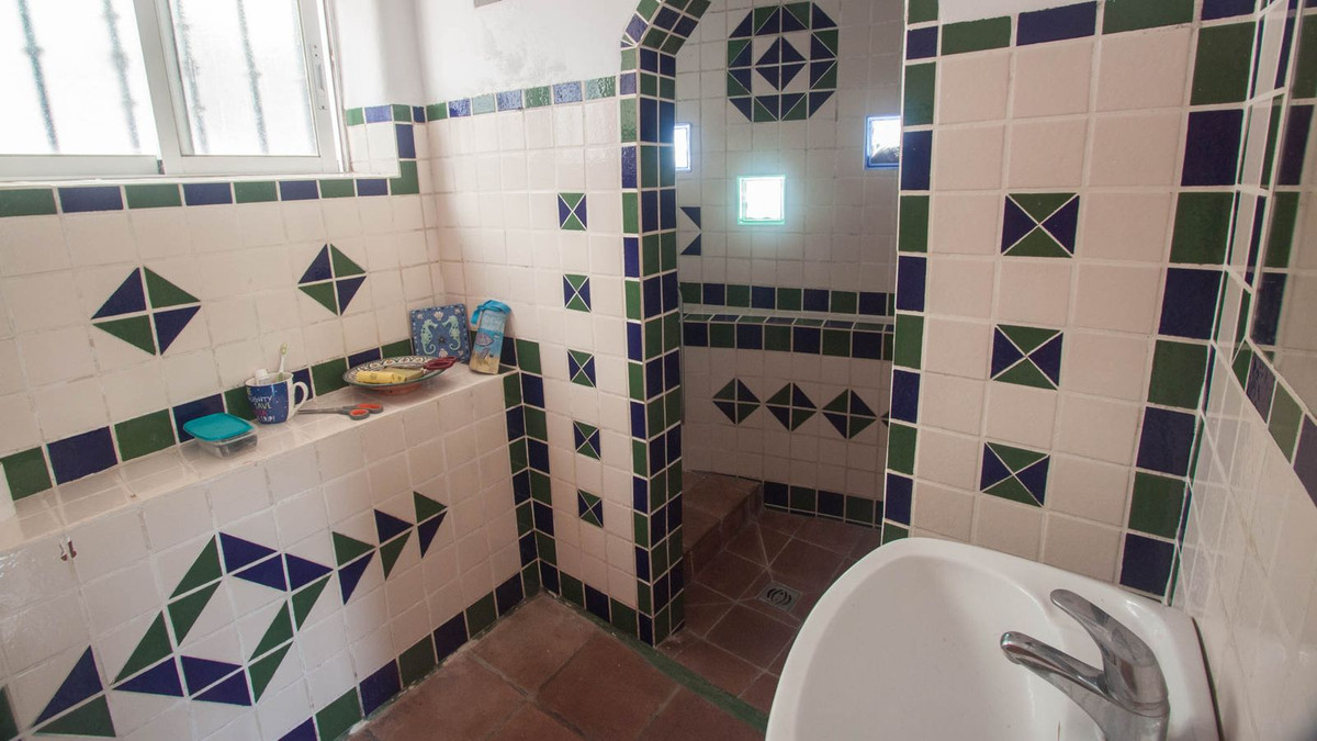 6 Bed Townhouse for sale in Gaucín Costa Del Sol, Málaga, Spain