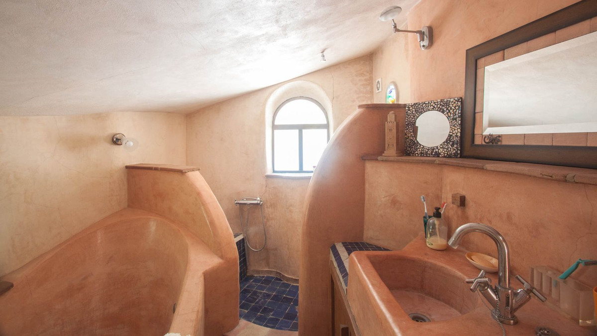 6 Bed Townhouse for sale in Gaucín Costa Del Sol, Málaga, Spain