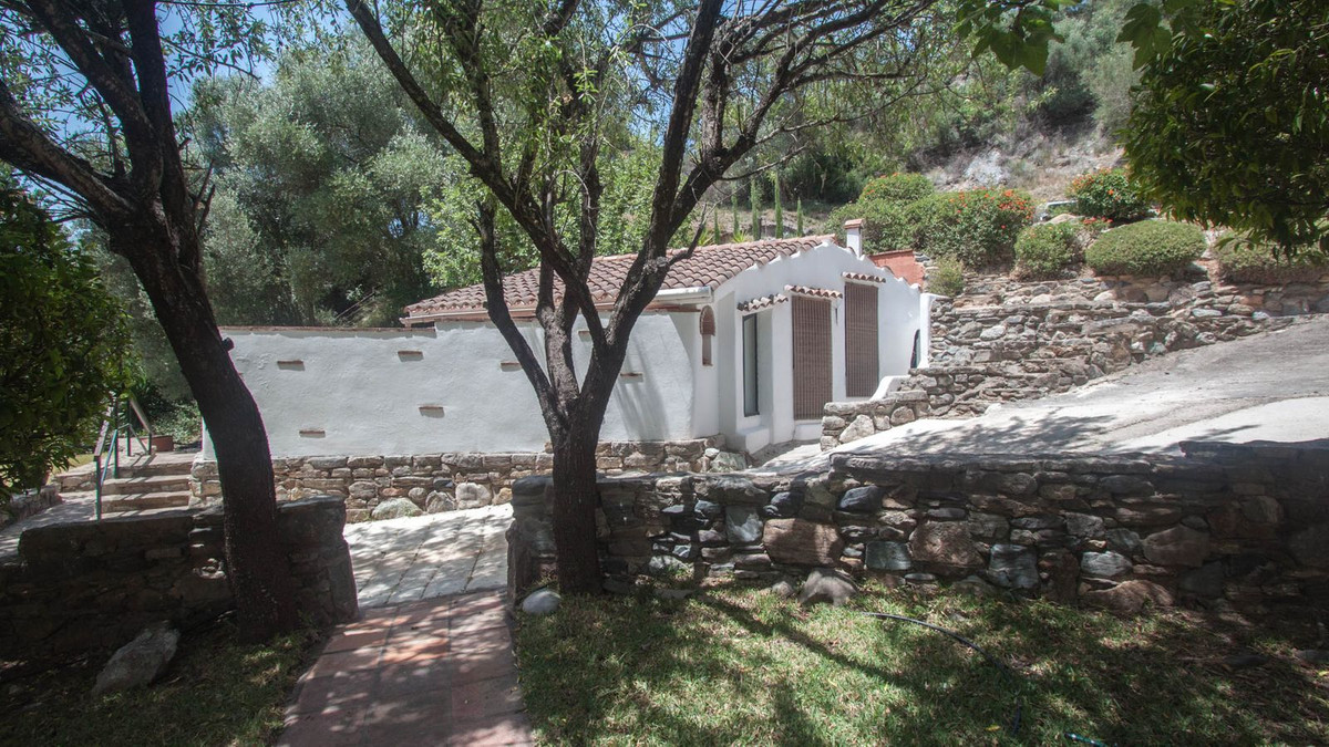 6 Bed Townhouse for sale in Gaucín Costa Del Sol, Málaga, Spain