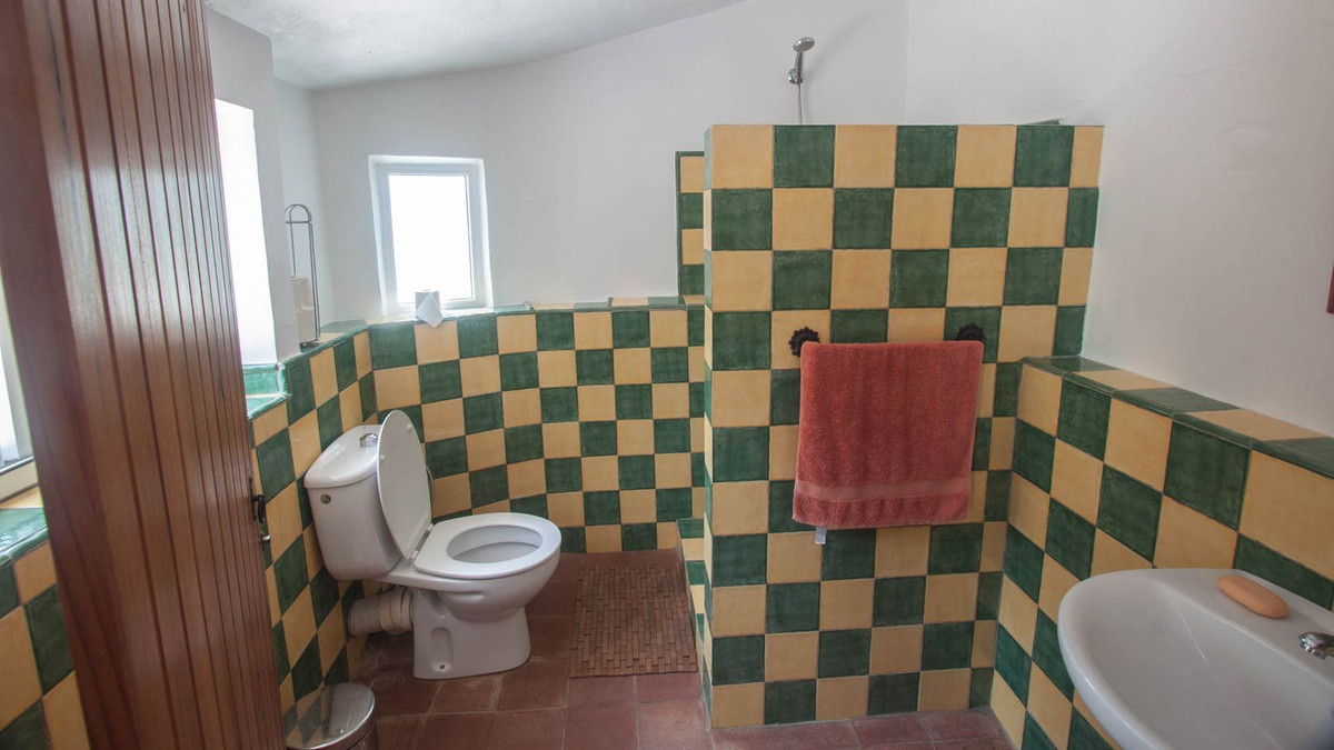 6 Bed Townhouse for sale in Gaucín Costa Del Sol, Málaga, Spain