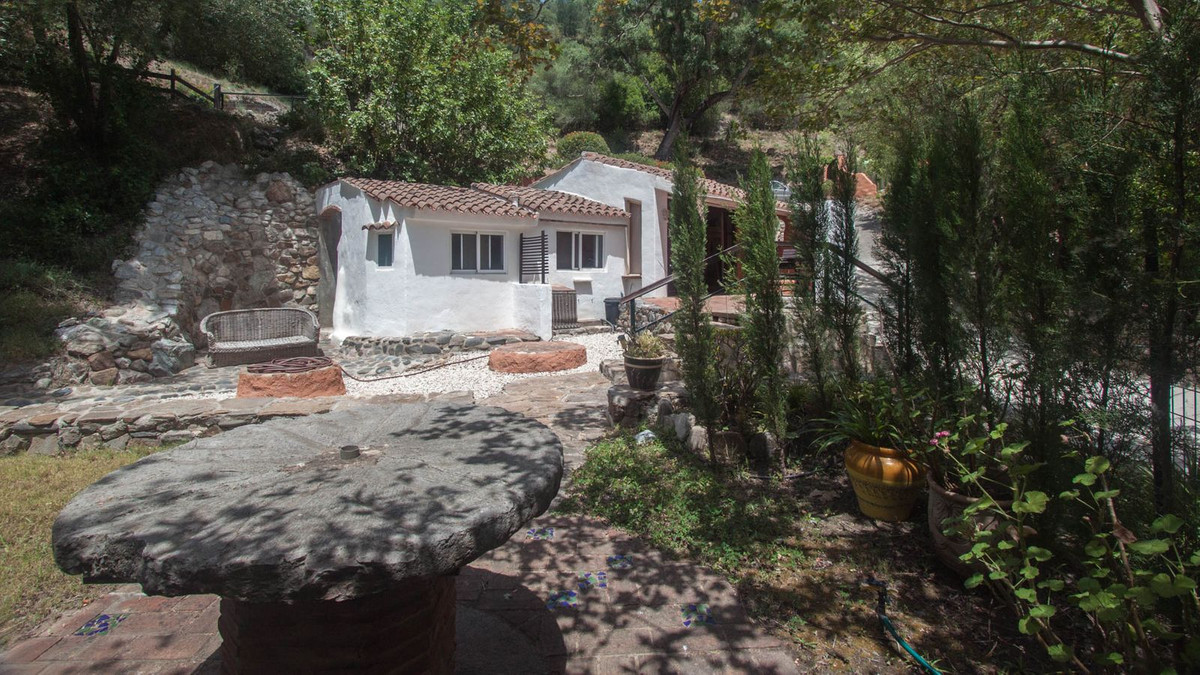 6 Bed Townhouse for sale in Gaucín Costa Del Sol, Málaga, Spain