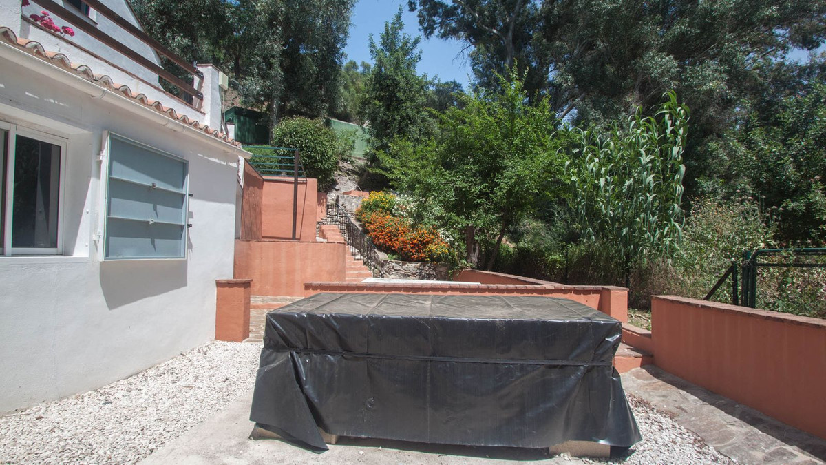 6 Bed Townhouse for sale in Gaucín Costa Del Sol, Málaga, Spain