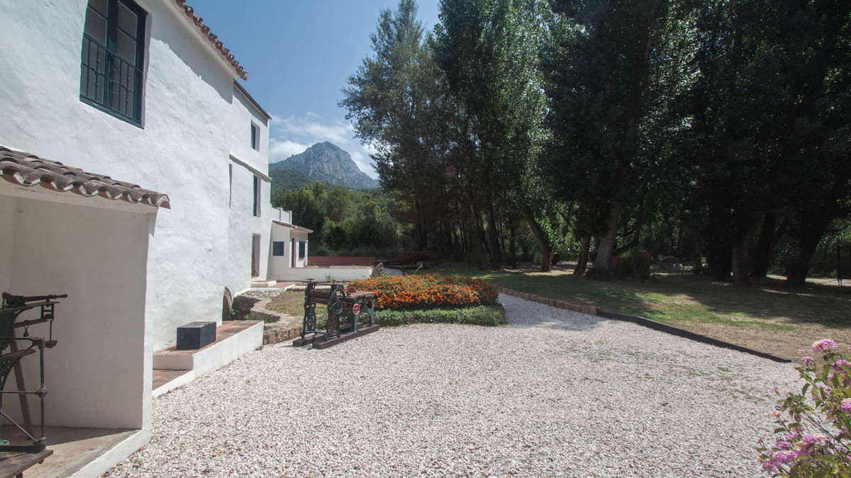 6 Bed Townhouse for sale in Gaucín Costa Del Sol, Málaga, Spain