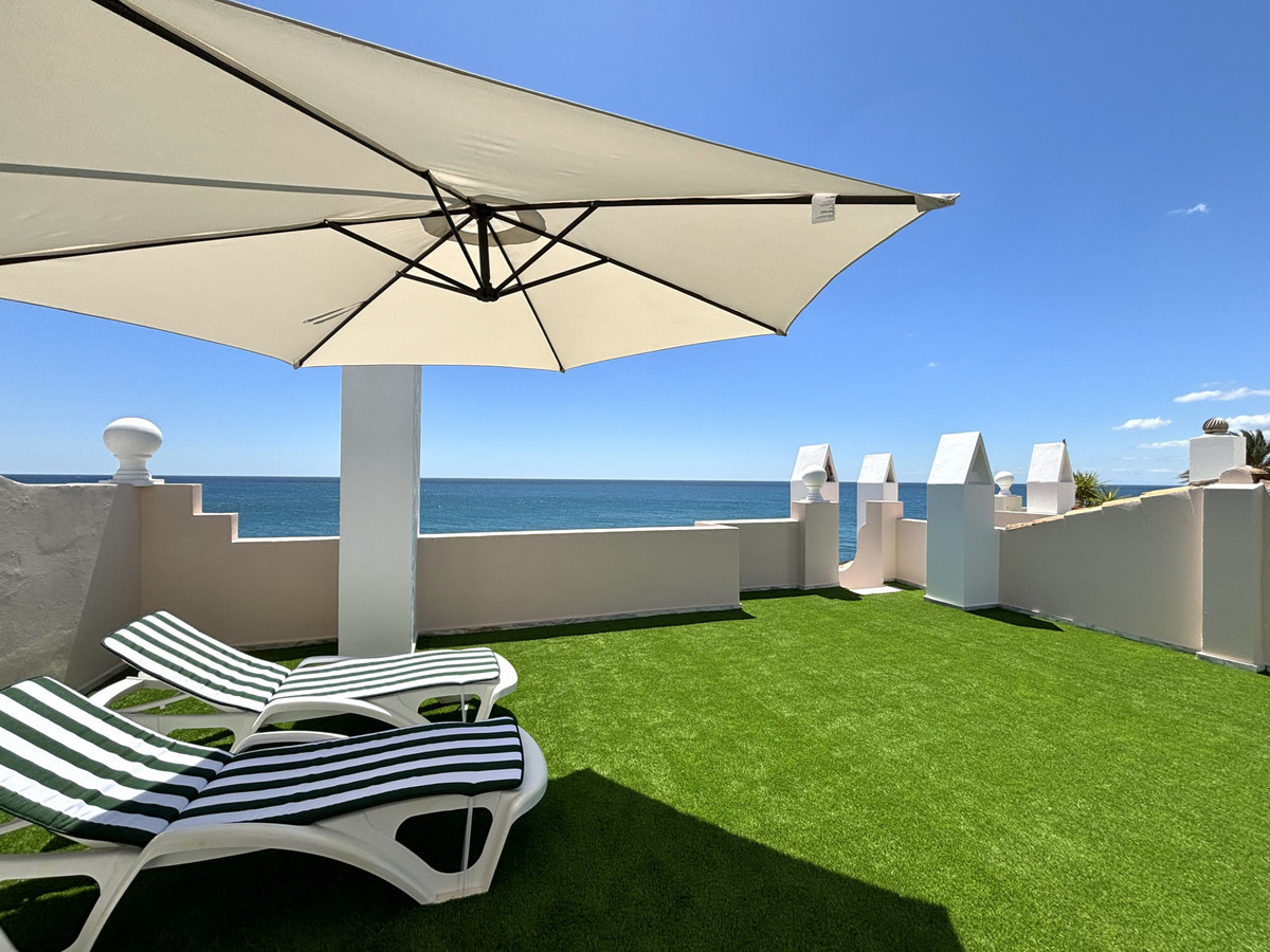 2 Bed Apartment for sale in Estepona Costa Del Sol, Málaga, Spain