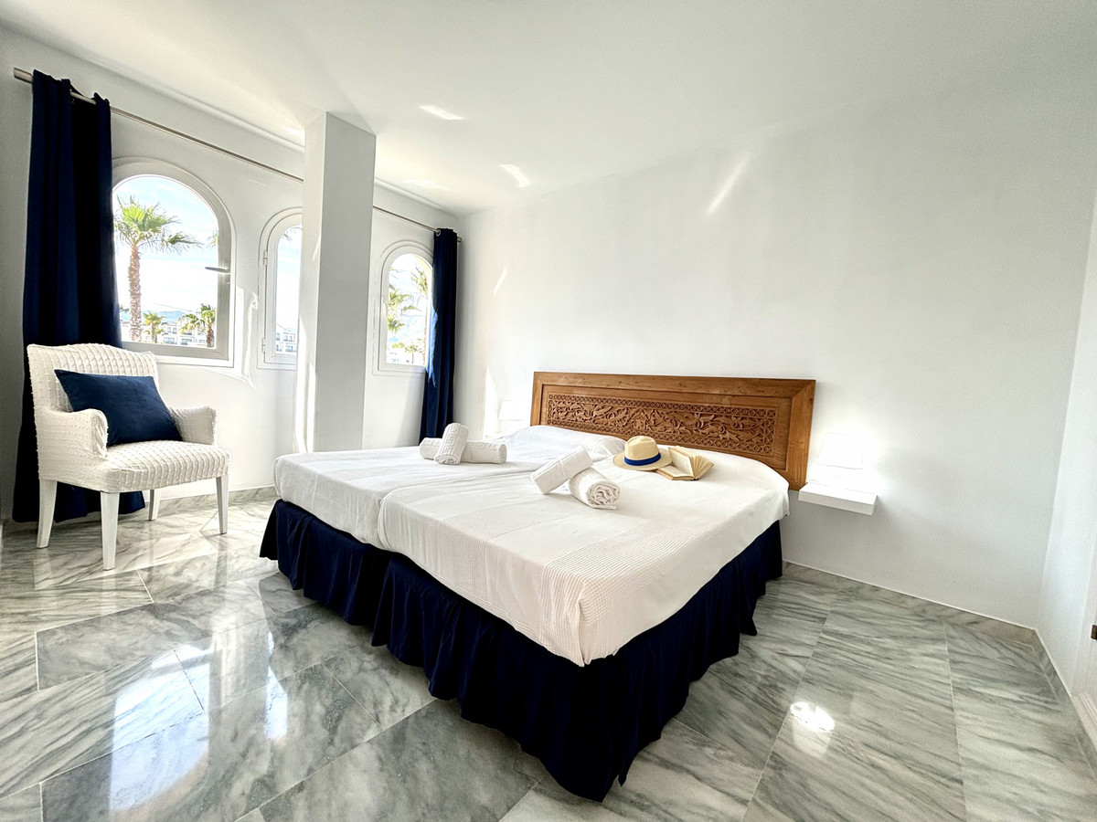 2 Bed Apartment for sale in Estepona Costa Del Sol, Málaga, Spain