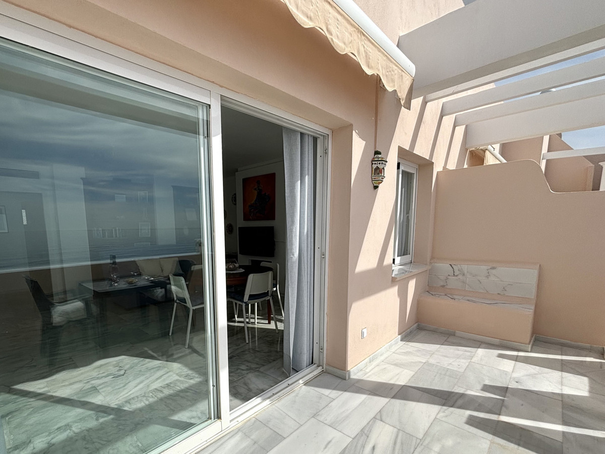 2 Bed Apartment for sale in Estepona Costa Del Sol, Málaga, Spain
