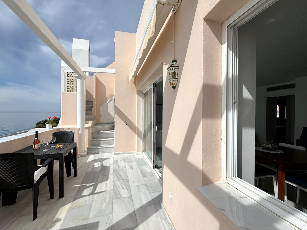 2 Bed Apartment for sale in Estepona Costa Del Sol, Málaga, Spain