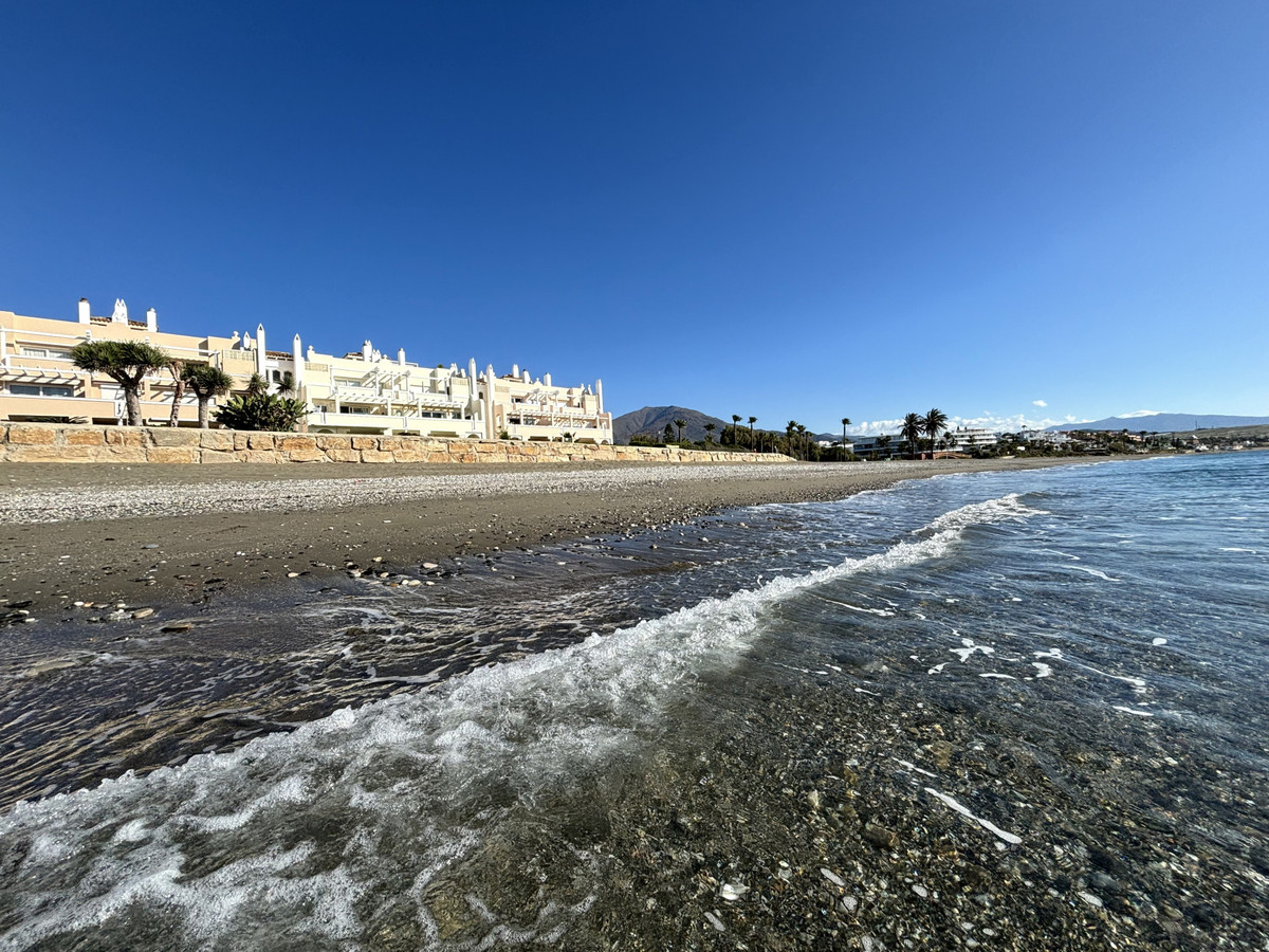 2 Bed Apartment for sale in Estepona Costa Del Sol, Málaga, Spain