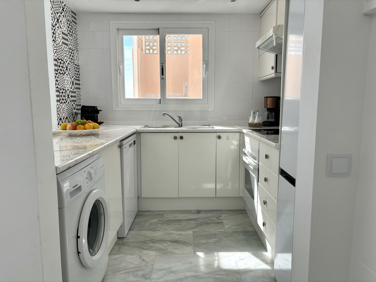 2 Bed Apartment for sale in Estepona Costa Del Sol, Málaga, Spain