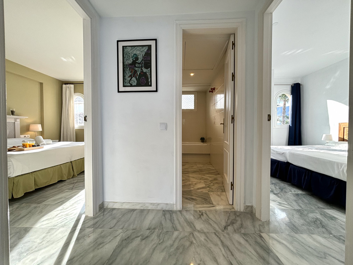 2 Bed Apartment for sale in Estepona Costa Del Sol, Málaga, Spain