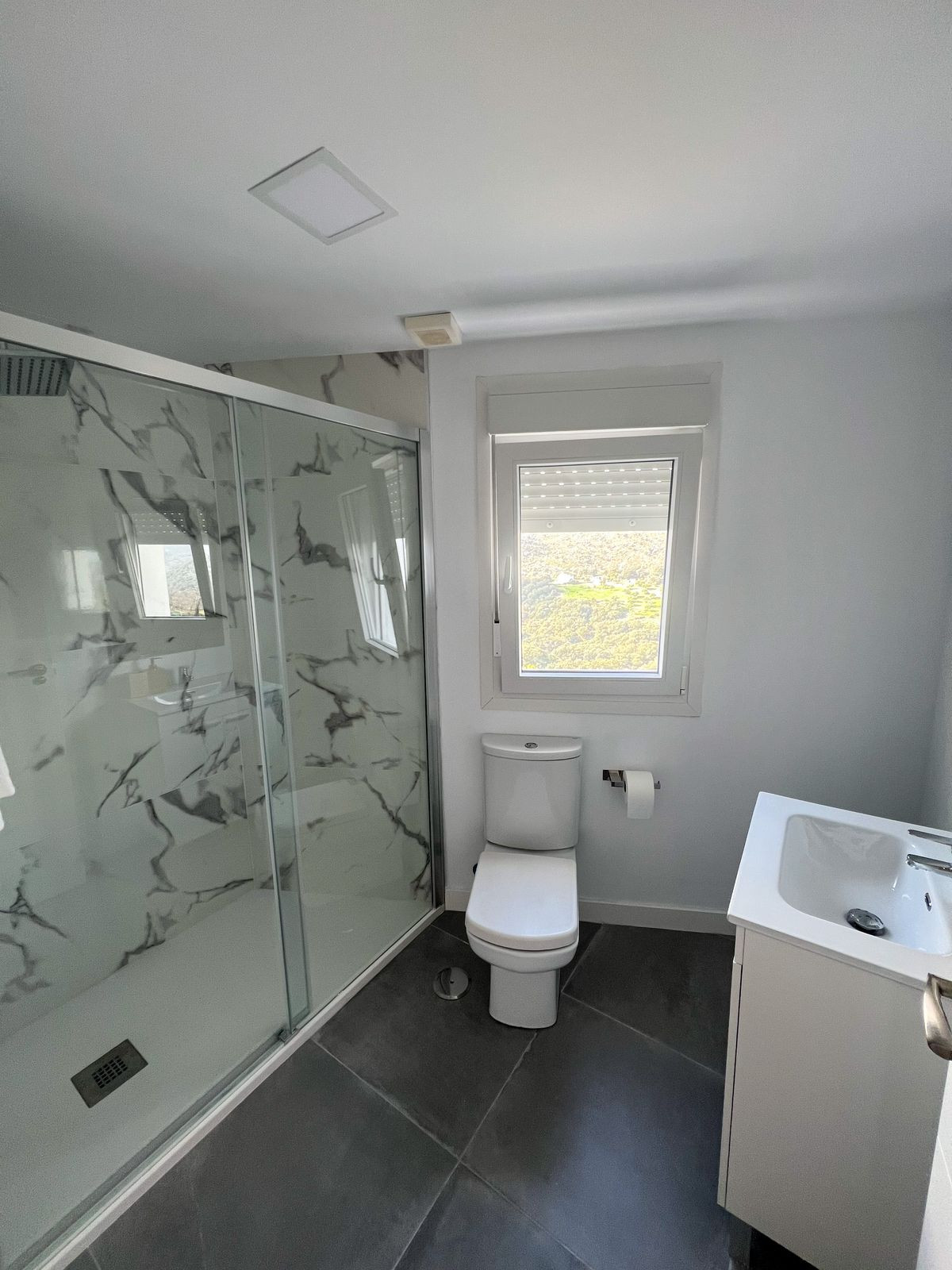2 Bed Commercial unit for sale in Parauta Málaga, Málaga, Spain