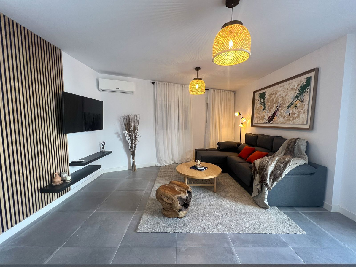2 Bed Commercial unit for sale in Parauta Málaga, Málaga, Spain