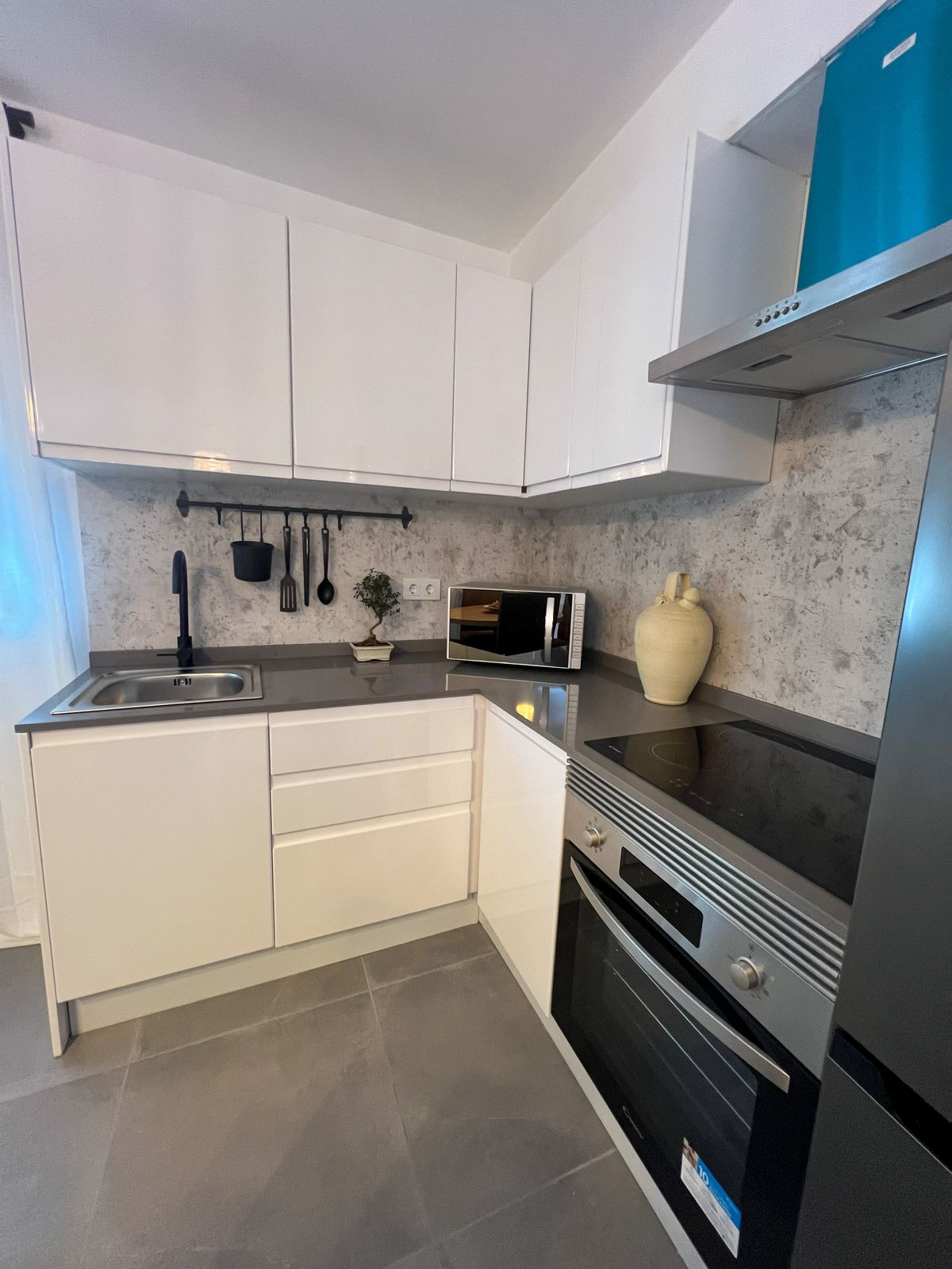 2 Bed Commercial unit for sale in Parauta Málaga, Málaga, Spain