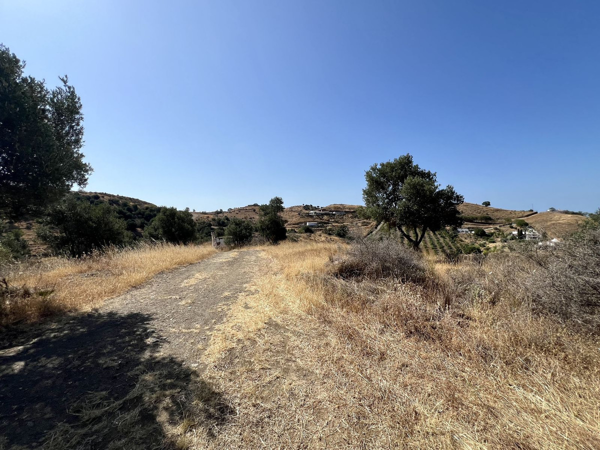 Se vende Terreno con Ruina  en Costa Del Sol, Málaga, España