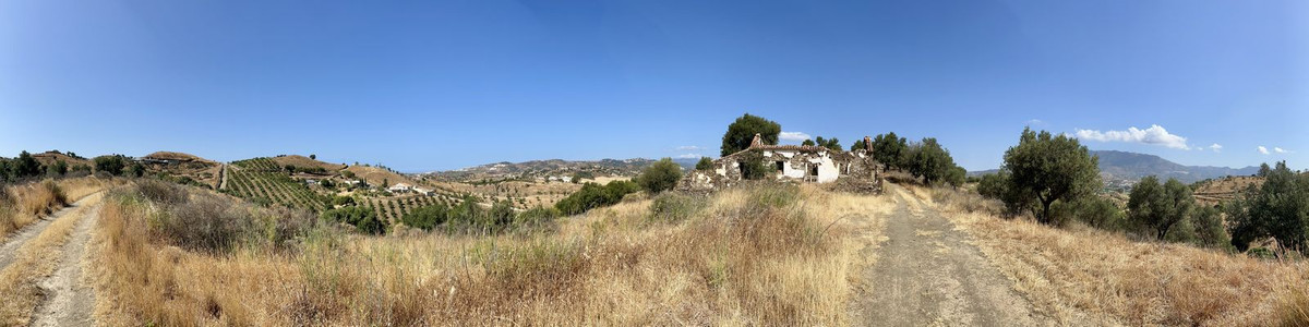 Se vende Terreno con Ruina  en Costa Del Sol, Málaga, España