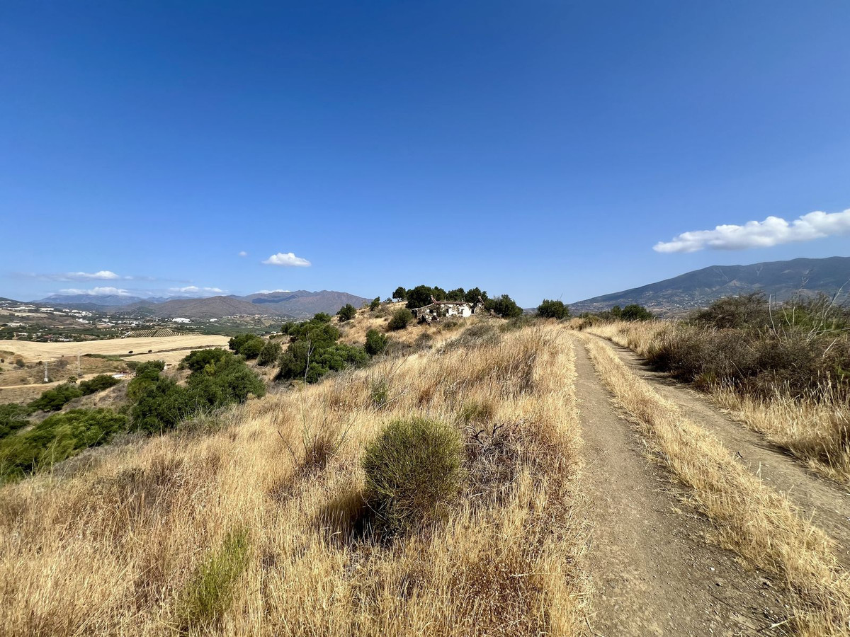 Se vende Terreno con Ruina  en Costa Del Sol, Málaga, España