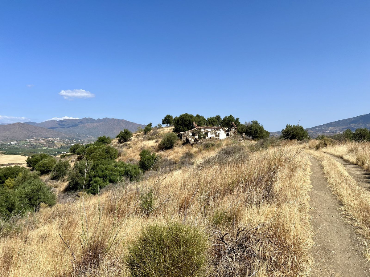 Se vende Terreno con Ruina  en Costa Del Sol, Málaga, España