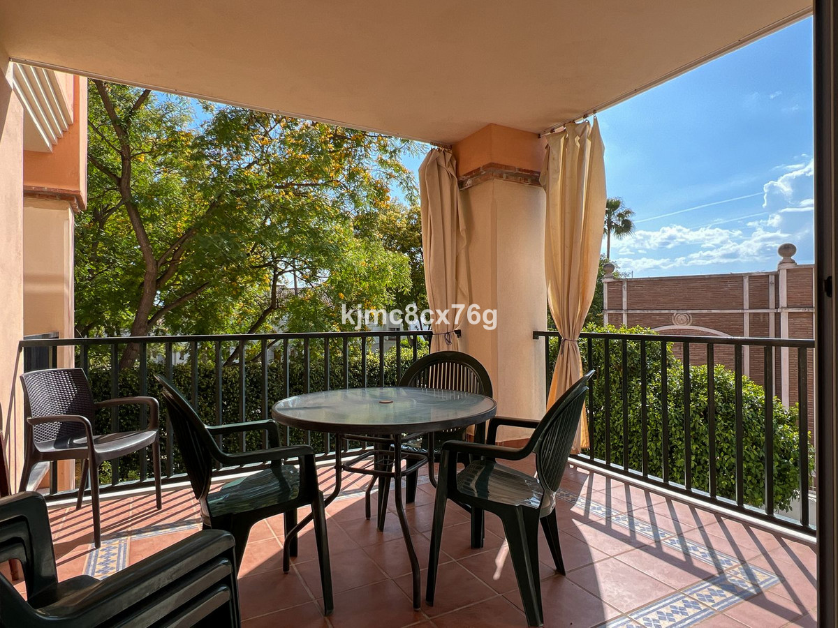 Se vende Apartamento Planta Media de 2 dormitorios en Costa Del Sol, Málaga, España