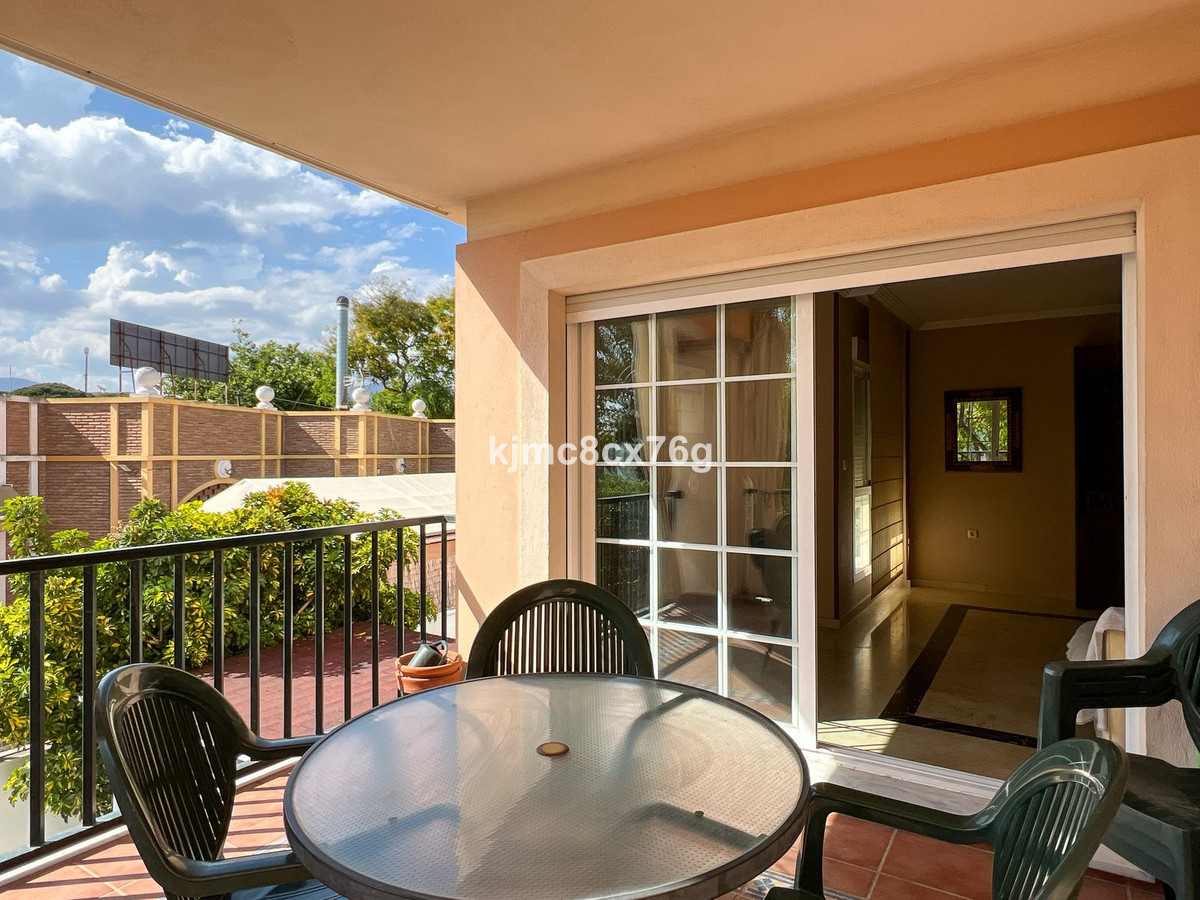 Se vende Apartamento Planta Media de 2 dormitorios en Costa Del Sol, Málaga, España