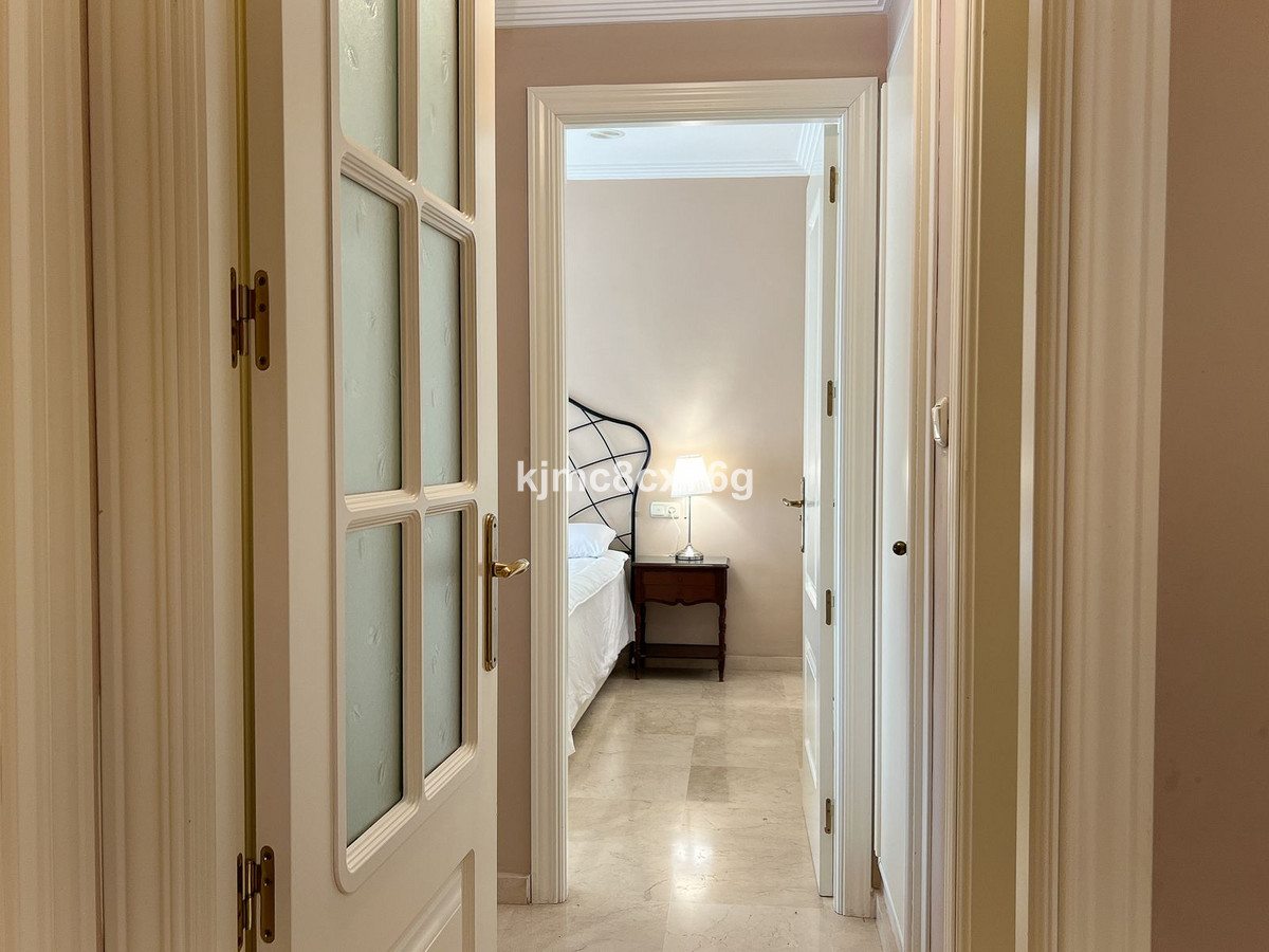 Se vende Apartamento Planta Media de 2 dormitorios en Costa Del Sol, Málaga, España