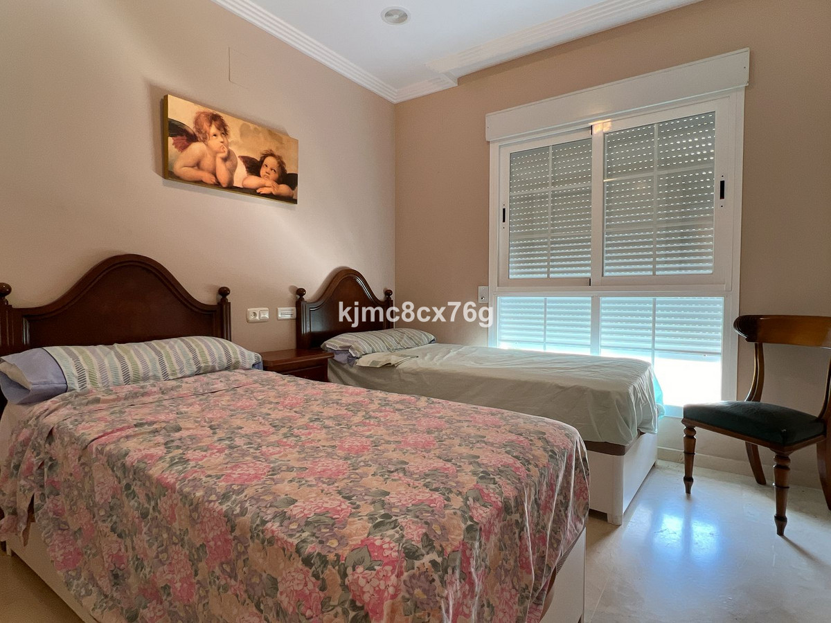 Se vende Apartamento Planta Media de 2 dormitorios en Costa Del Sol, Málaga, España