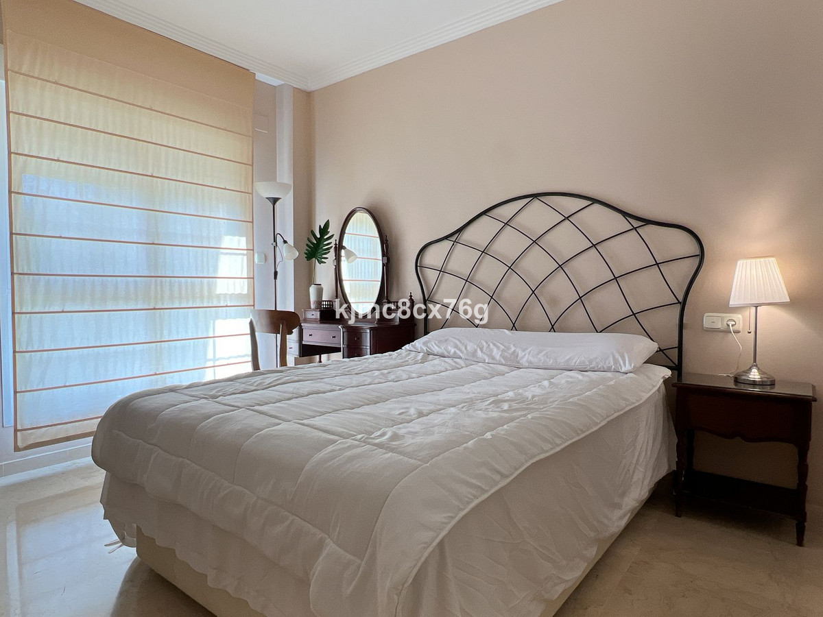 Se vende Apartamento Planta Media de 2 dormitorios en Costa Del Sol, Málaga, España