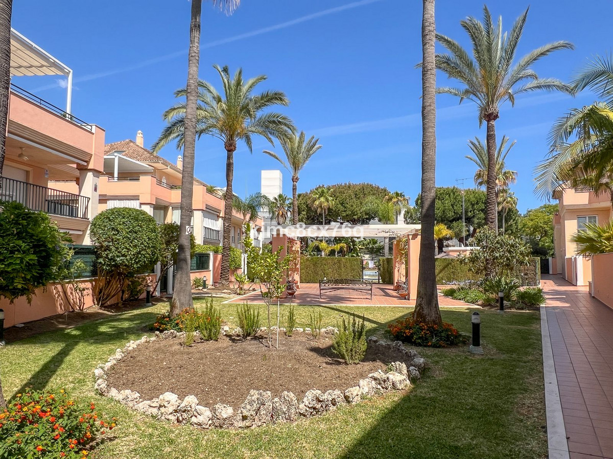 Se vende Apartamento Planta Media de 2 dormitorios en Costa Del Sol, Málaga, España