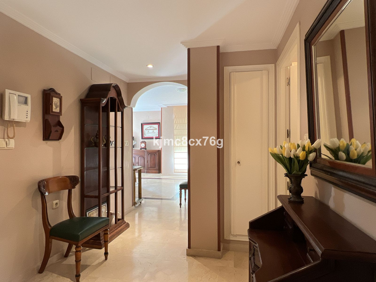 Se vende Apartamento Planta Media de 2 dormitorios en Costa Del Sol, Málaga, España