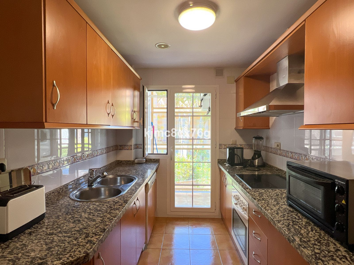 Se vende Apartamento Planta Media de 2 dormitorios en Costa Del Sol, Málaga, España