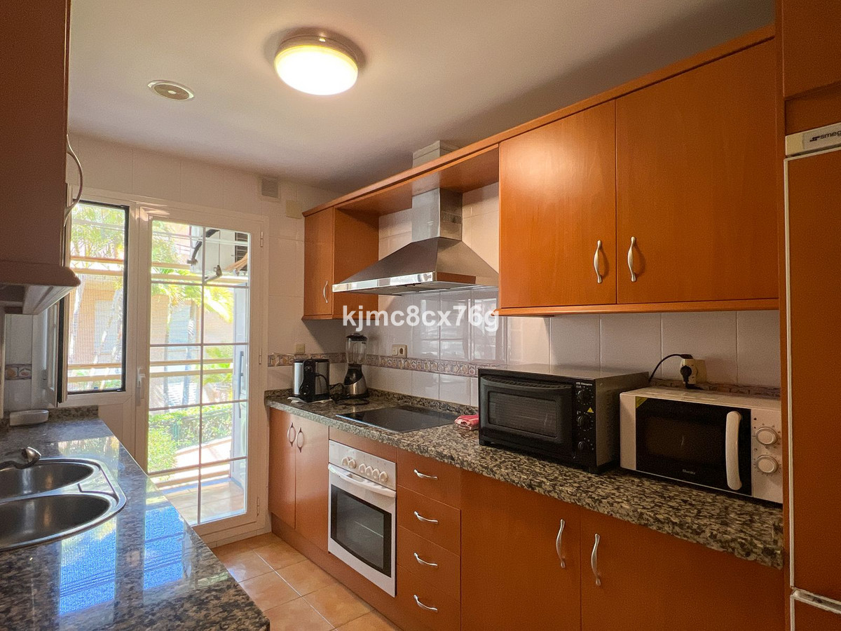 Se vende Apartamento Planta Media de 2 dormitorios en Costa Del Sol, Málaga, España