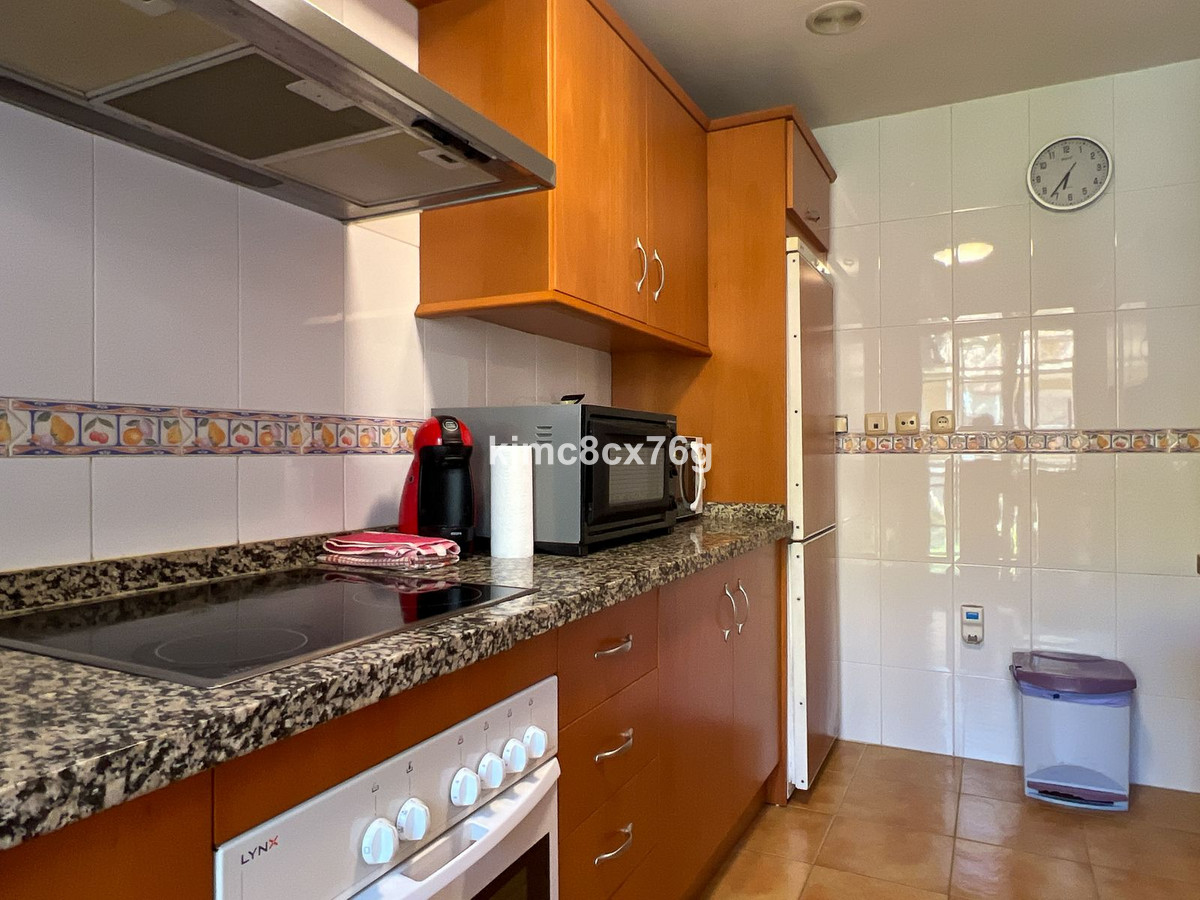 Se vende Apartamento Planta Media de 2 dormitorios en Costa Del Sol, Málaga, España