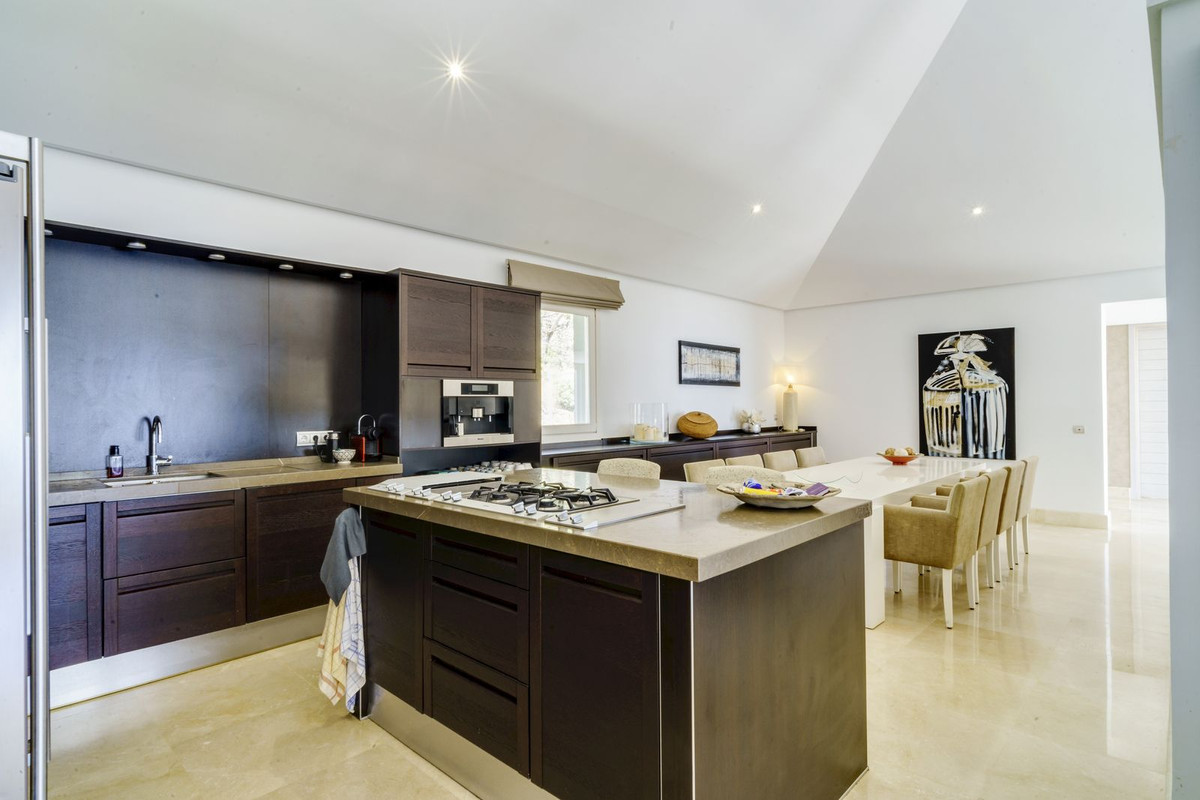 Se vende Villa - Chalet de 5 dormitorios en Costa Del Sol, Málaga, España