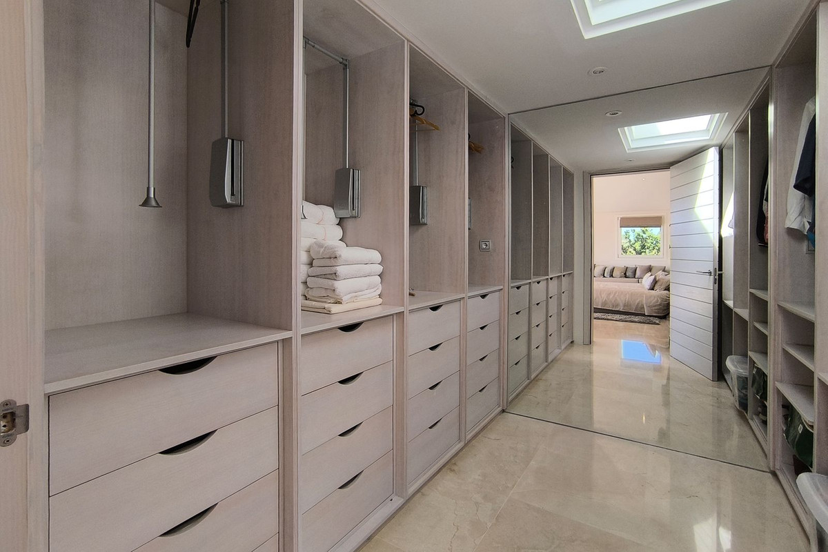 Se vende Villa - Chalet de 5 dormitorios en Costa Del Sol, Málaga, España