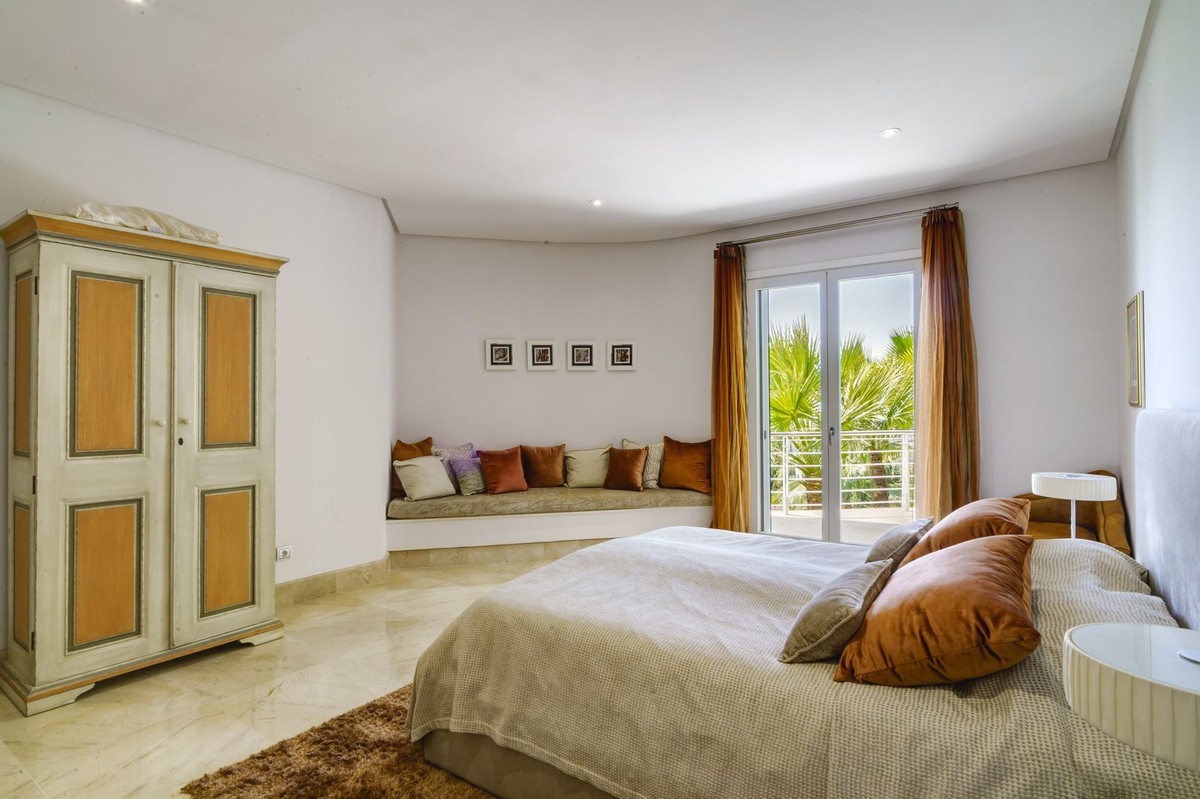 Se vende Villa - Chalet de 5 dormitorios en Costa Del Sol, Málaga, España