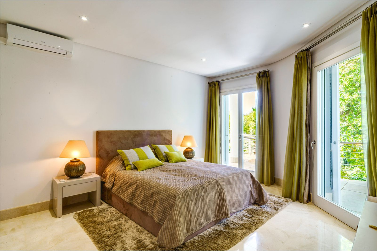 Se vende Villa - Chalet de 5 dormitorios en Costa Del Sol, Málaga, España