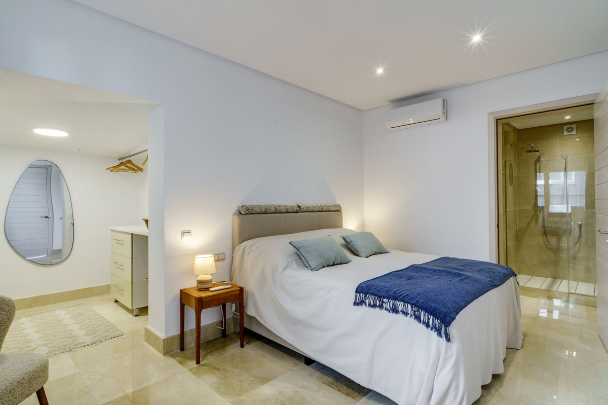 Se vende Villa - Chalet de 5 dormitorios en Costa Del Sol, Málaga, España