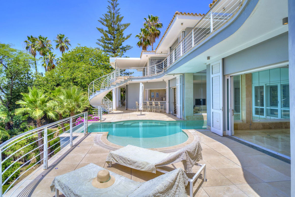 Se vende Villa - Chalet de 5 dormitorios en Costa Del Sol, Málaga, España