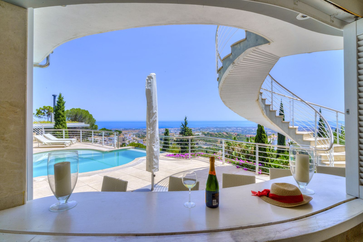 Se vende Villa - Chalet de 5 dormitorios en Costa Del Sol, Málaga, España