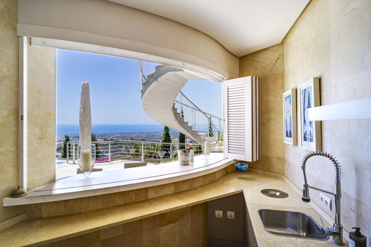 Se vende Villa - Chalet de 5 dormitorios en Costa Del Sol, Málaga, España