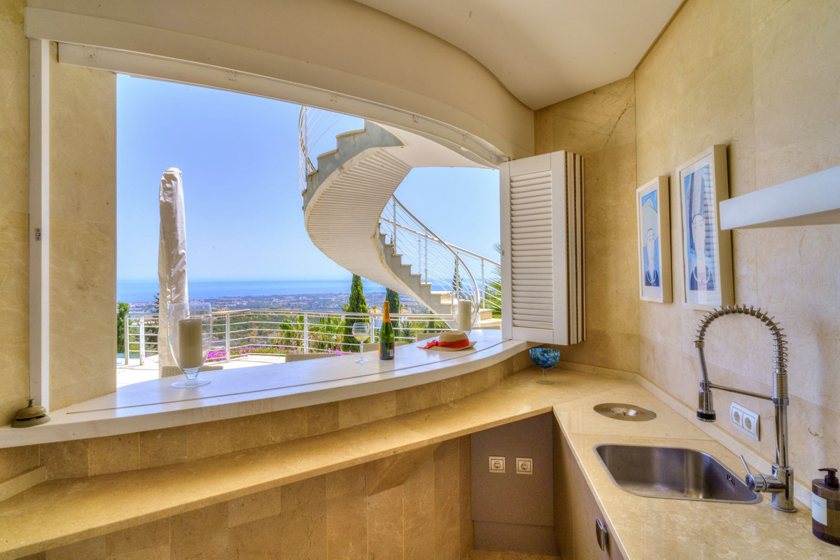 Se vende Villa - Chalet de 5 dormitorios en Costa Del Sol, Málaga, España