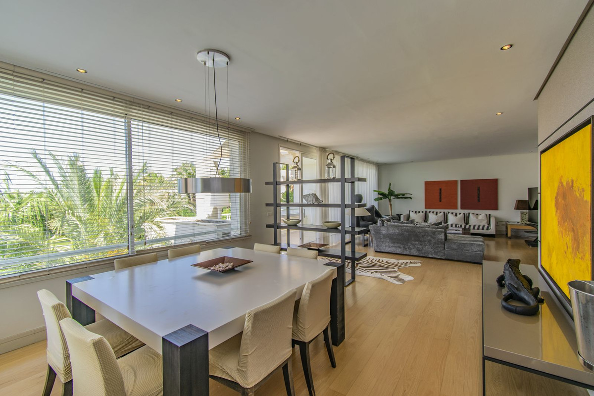 3 Bed Apartment for sale in Nagüeles Costa Del Sol, Málaga, Spain