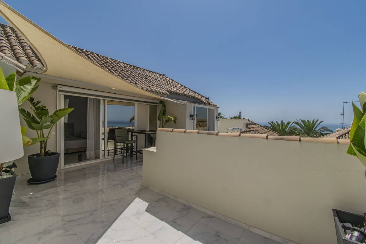3 Bed Apartment for sale in Nagüeles Costa Del Sol, Málaga, Spain