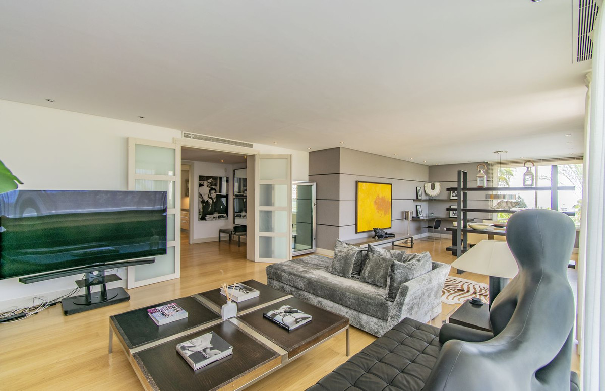 3 Bed Apartment for sale in Nagüeles Costa Del Sol, Málaga, Spain
