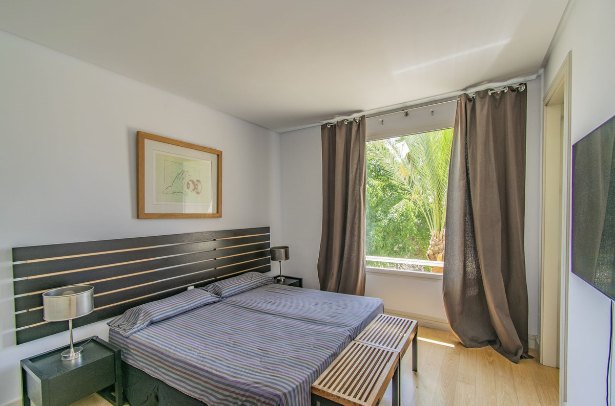 3 Bed Apartment for sale in Nagüeles Costa Del Sol, Málaga, Spain
