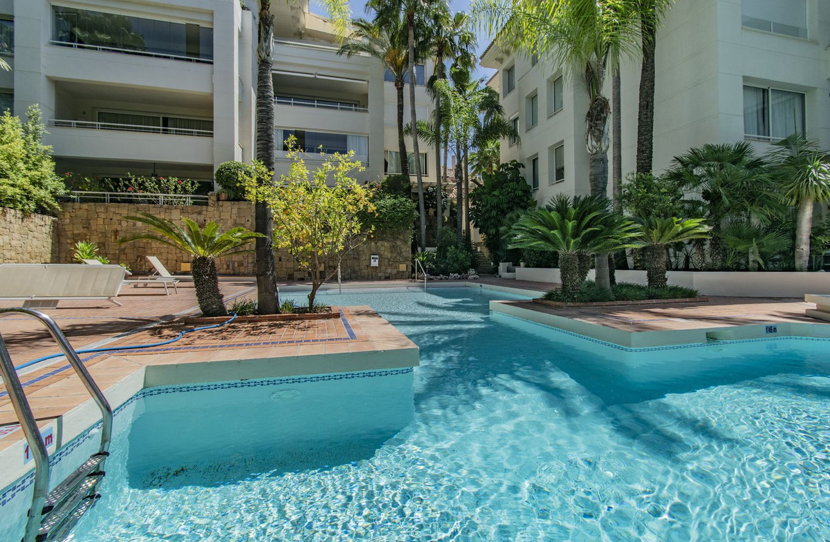 3 Bed Apartment for sale in Nagüeles Costa Del Sol, Málaga, Spain