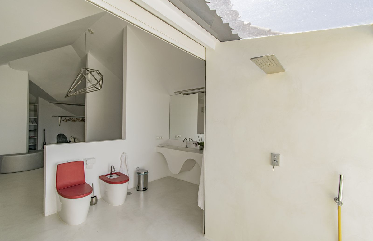 3 Bed Apartment for sale in Nagüeles Costa Del Sol, Málaga, Spain